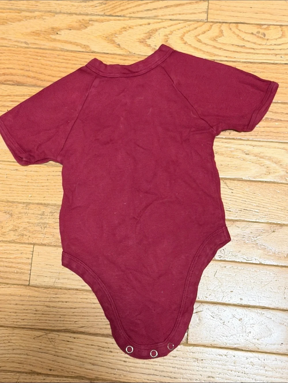 Maroon VT Official Virginia Tech Logo Infant Snap-Front Onesie Sz NB (3-6mos).